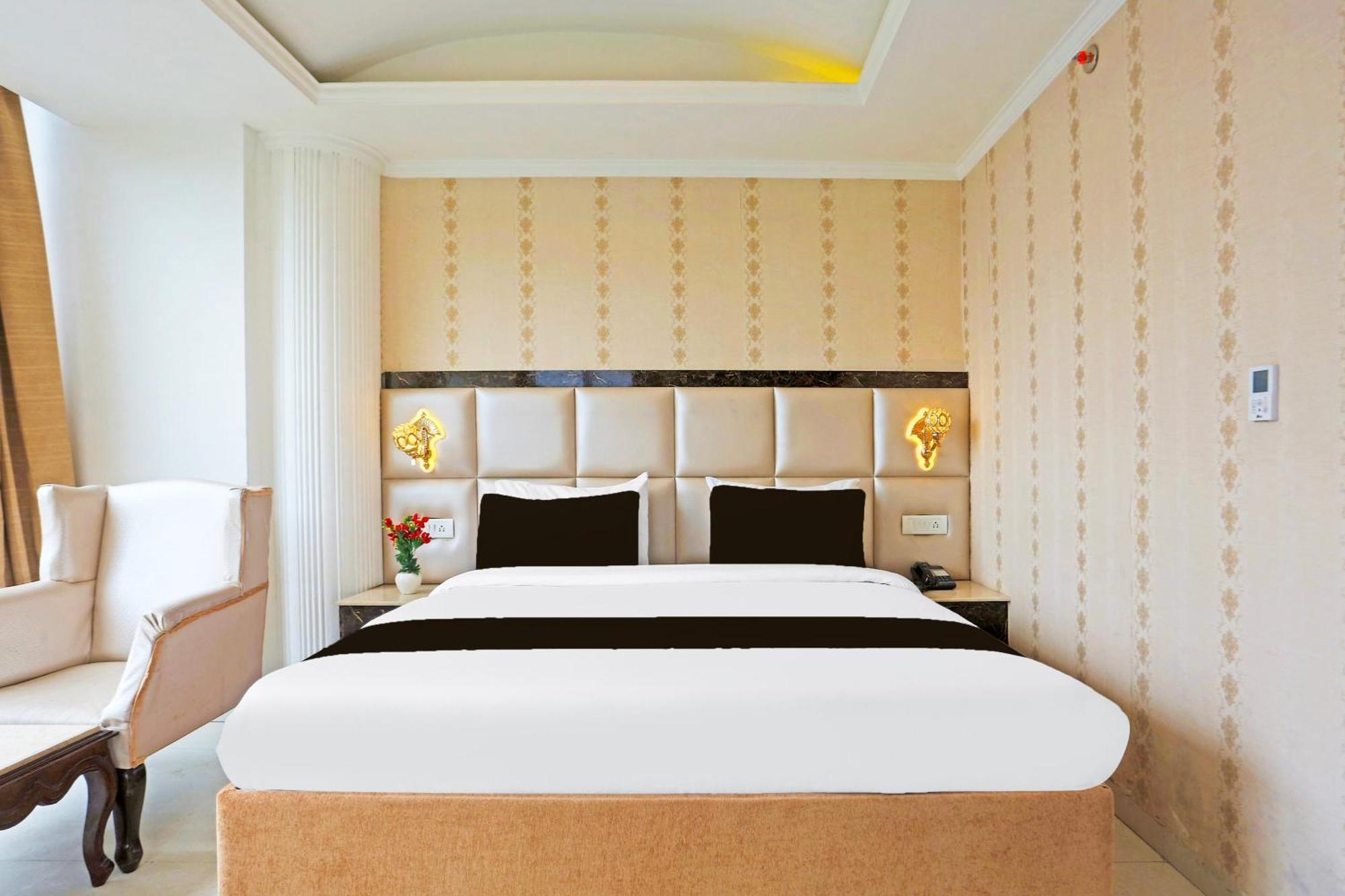 Super Townhouse Oak Dharamshala Near Maximus Mall Eksteriør bilde