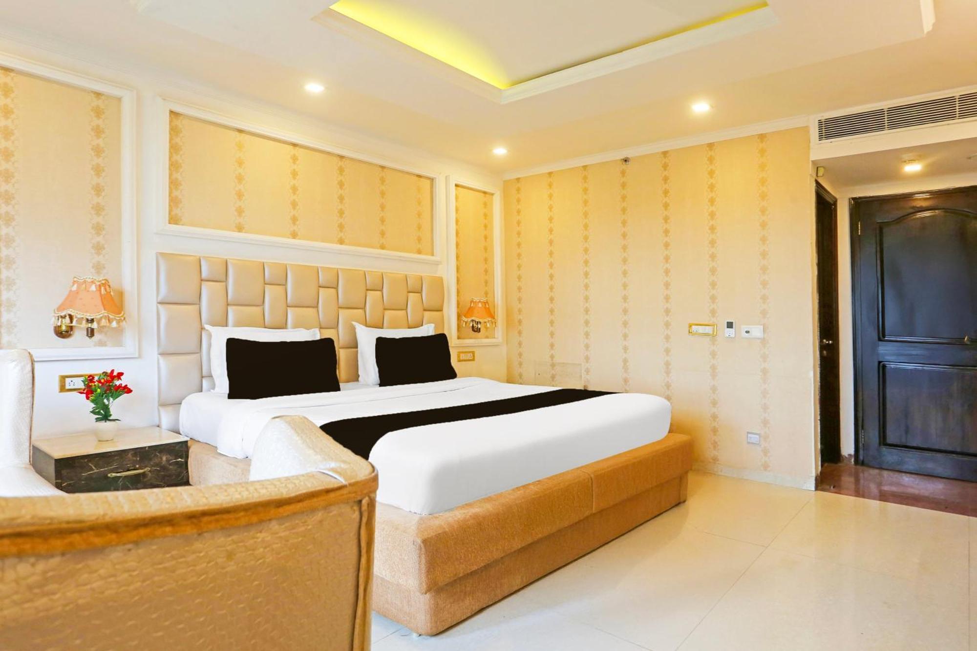Super Townhouse Oak Dharamshala Near Maximus Mall Eksteriør bilde