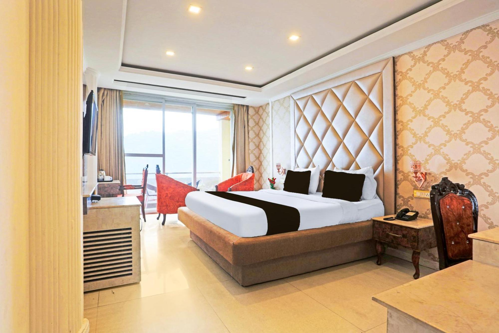 Super Townhouse Oak Dharamshala Near Maximus Mall Eksteriør bilde